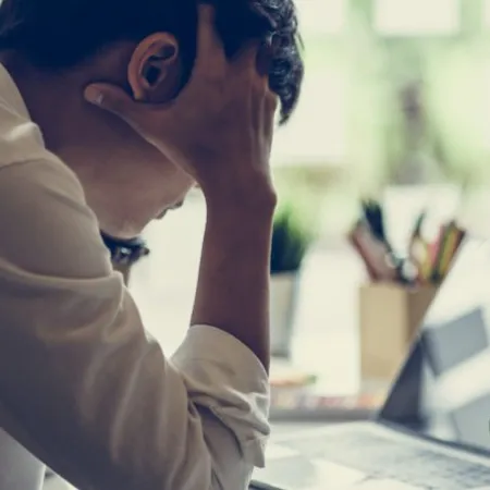 Pain that worsens with movement